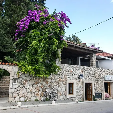 Mirjana - With Terrace And Sea View Bogumila * Mlini