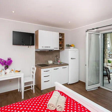 Mirjana - With Terrace And Sea View Bogumila Appartement