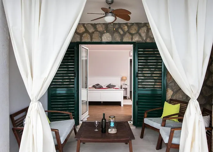 Mirjana - With Terrace And Sea View Bogumila Apartament Mlini